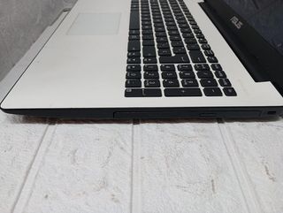Portatil ASUS F553M (1740)