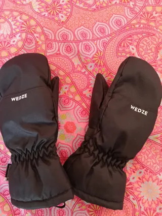 Chaqueta de nieve niña poco uso. Regalo manoplas