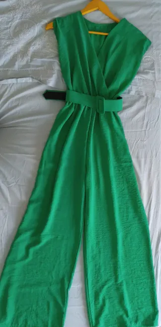 Mono verde mujer