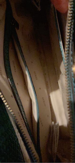 Bolso Guess Piel Efecto Serpiente Verde