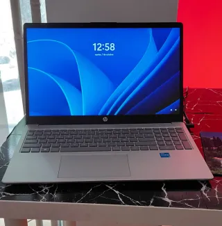 HP 15-fd Intel Core i3 Portátil