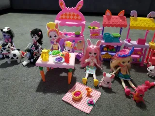 Muñecas Enchantimals y Accesorios
