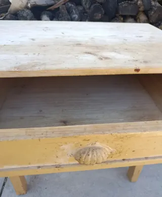 Mesa tocinera de madera antigua 
