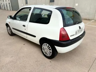 Renault Clio 2000