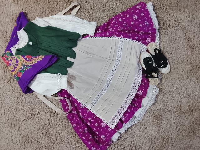 Traje regional verde y morado t.4