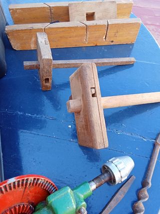 Caja de herramientas y accesorios carpintería