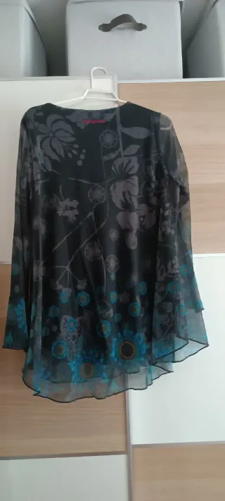 Blusa Desigual floral manga larga