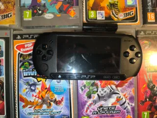 PSP Street Black + 10 giochi e memory stick da 8 GB