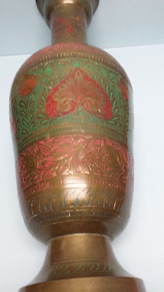 Jarrón de Bronce Gravado Antiguo
