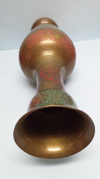 Jarrón de Bronce Gravado Antiguo