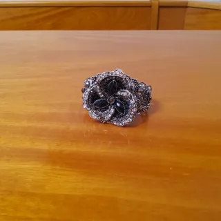 Bracciale metallo dark con brillantini