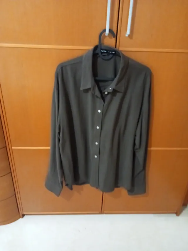 Camisa marrón manga larga