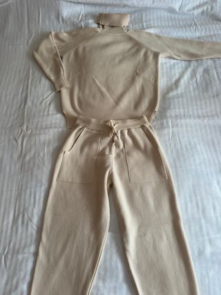 Conjunto chándal casa beige