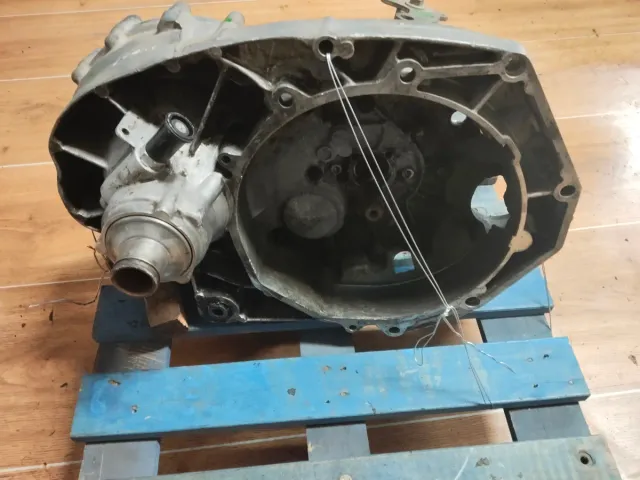 Caja de cambios VW Transporter T4 2.5 AFK