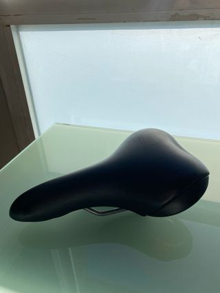 Sillín de bicicleta negro marca Selle Royal