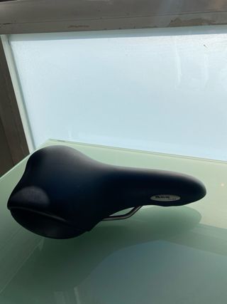 Sillín de bicicleta negro marca Selle Royal