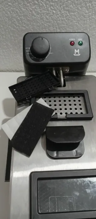 Freidora eléctrica con cesta de 3 litros 