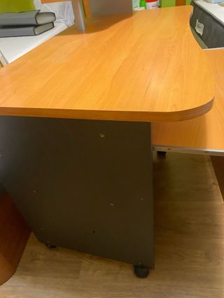 Mesa de ordenador con estante y mesa para teclado 