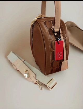 Bolso CH Andy 2 Nuevo
MUY BONITO 

