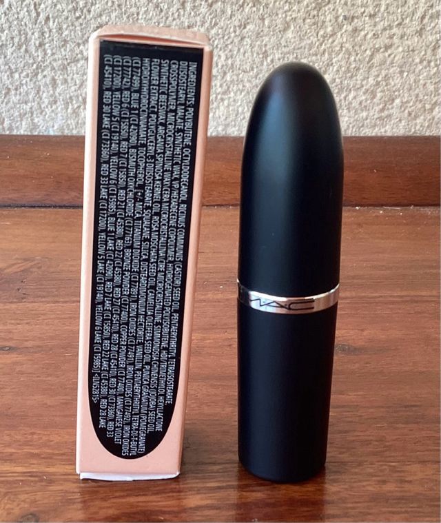 MAC Lipstick Satin 833 Creme D’Nude