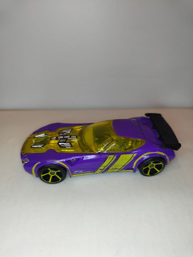 Hot Wheels Gearonimo Viola