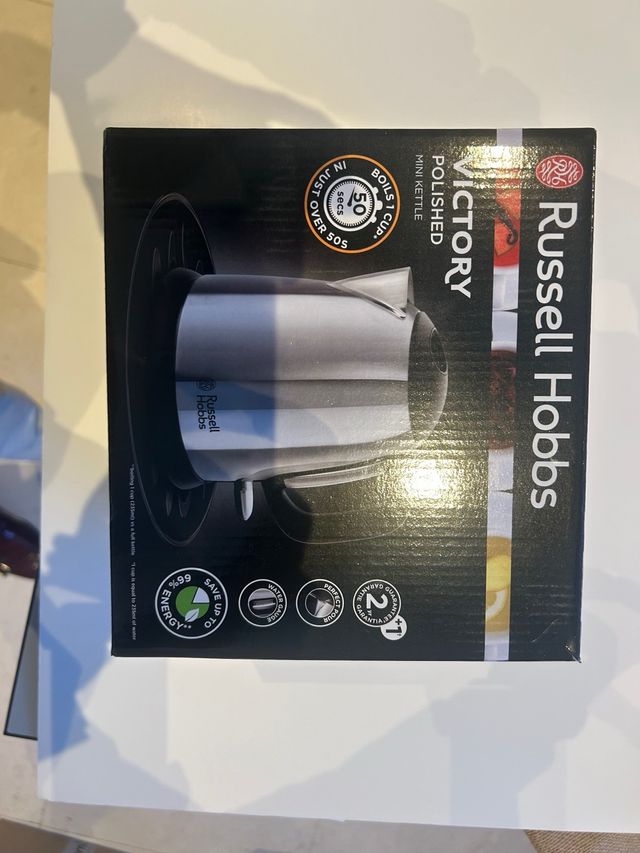 Mini Chaleira Russell Hobbs Victory