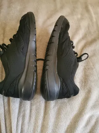 Zapatillas Skechers Antideslizantes Negras