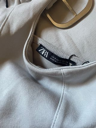 Conjunto Zara top y pantalón Interlock.