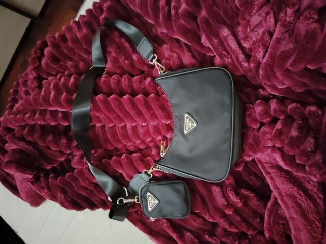 Borsa Prada nera con pochette