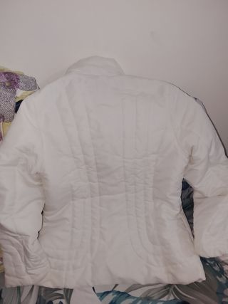 Cazadora acolchada mujer blanca