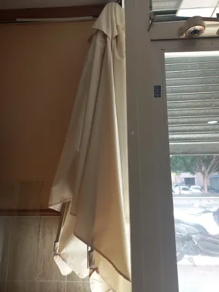 Sombrilla terraza bar beige