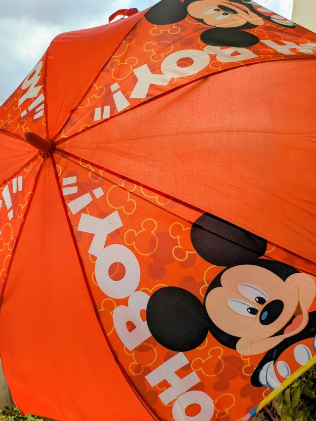 Paraguas de Mickey Mouse. Nuevo con etiqueta