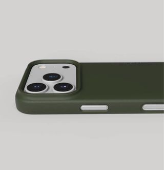 Funda Nudient iPhone 17 
Pro Verde Pino