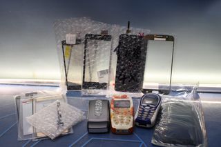Apparecchiature per telefono cellulare. Sony XPERIA mz LCD, BQ 4.5, vetro Gorilla...
