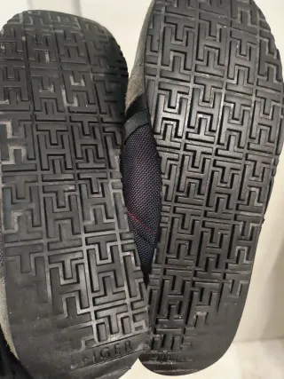 Scarpe Tommy Hilfiger uomo grigio.