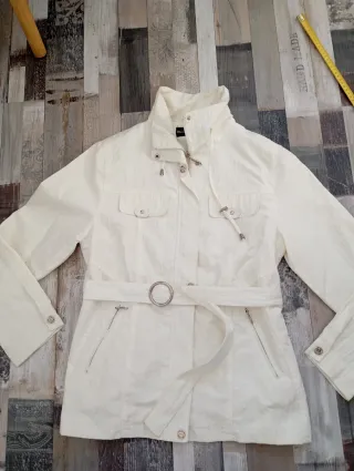 Cortavientos blanco mujer