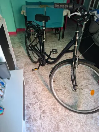 Bicicleta paseo  28 Negra