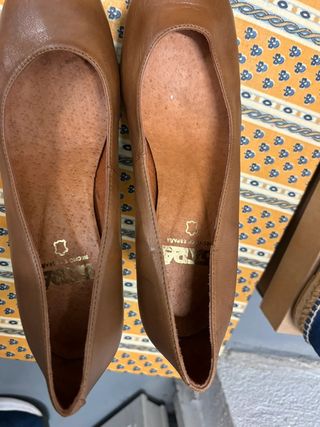 Zapatos de tacón marrones Dada