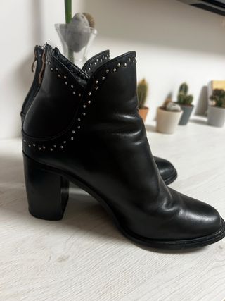Botines tacón Marypaz tachuelas