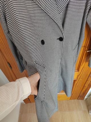 Abrigo cuadros Stradivarius mujer 