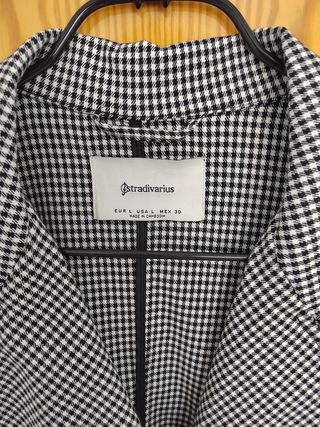 Abrigo cuadros Stradivarius mujer 
