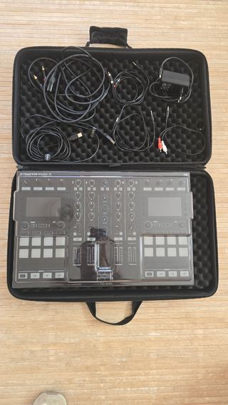 Controlador DJ Traktor Kontrol S5 + ordenador Mac