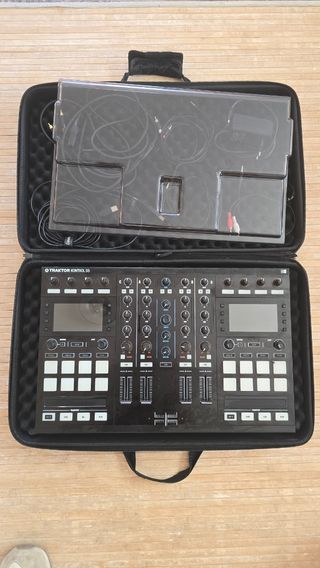 Controlador DJ Traktor Kontrol S5 + ordenador Mac