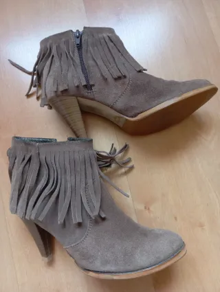 Botines marrones con flecos