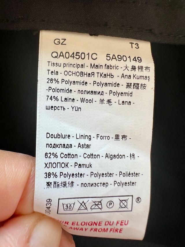 Gorro negro con orejeras