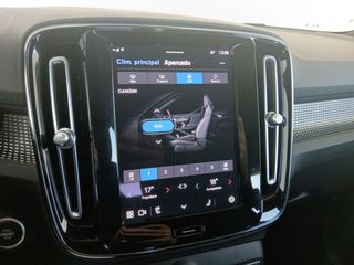 Volvo XC40 B3 2WD Ultimate Dark