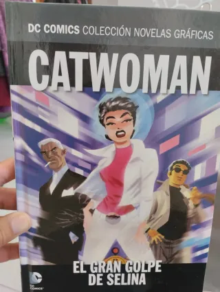 Dos comics de Catwoman 
