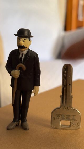 Figura Detective Hernández Tintín Bastón Bombín