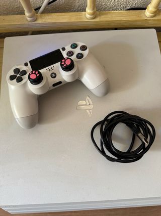 Consola PS4 Pro Blanca + Mando