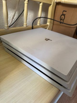 Consola PS4 Pro Blanca + Mando